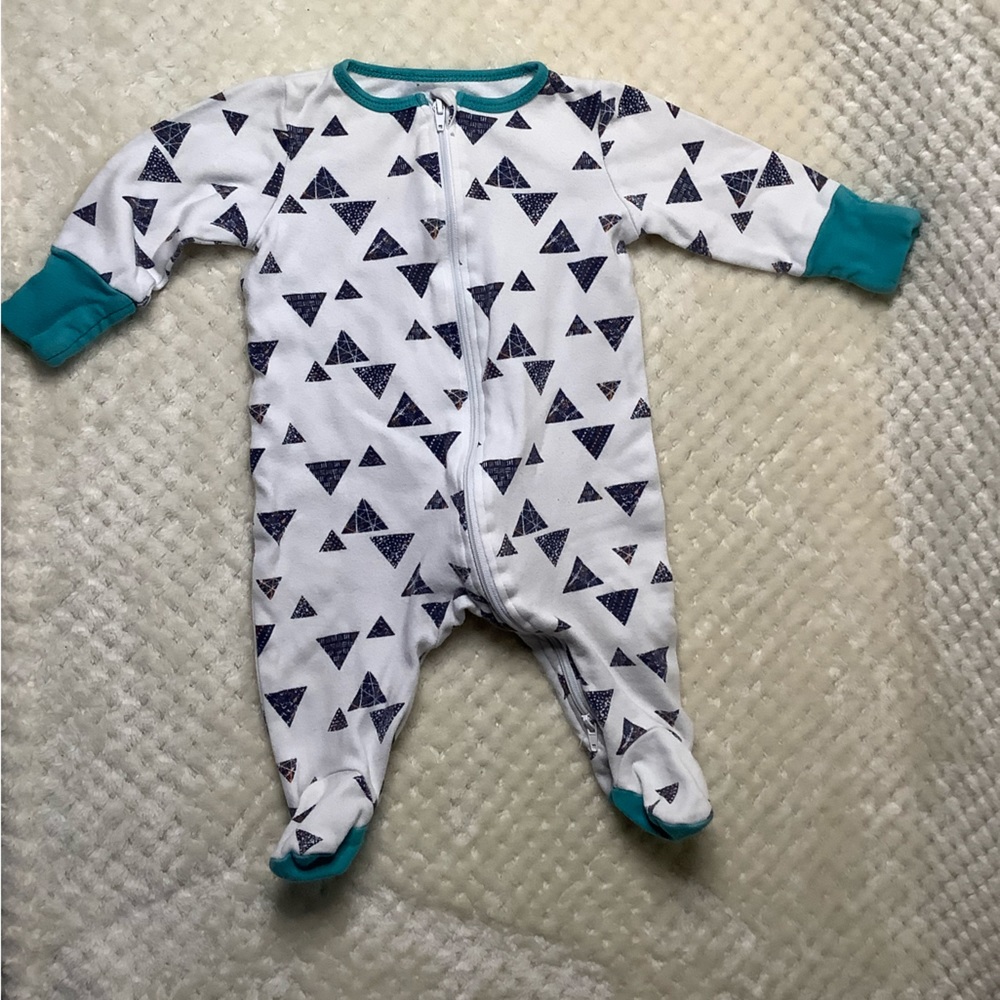 3 month Triangle pattern footed sleeper with zipper 3M 3 months